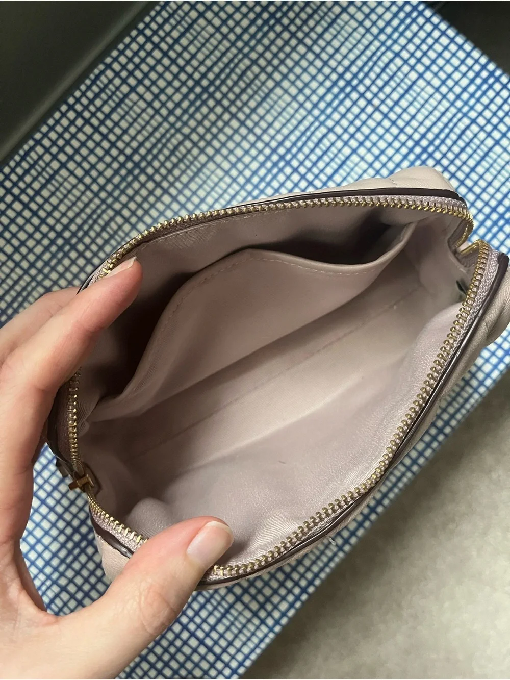 Coach Cosmetic Case 17 Puffy Linear Quilting